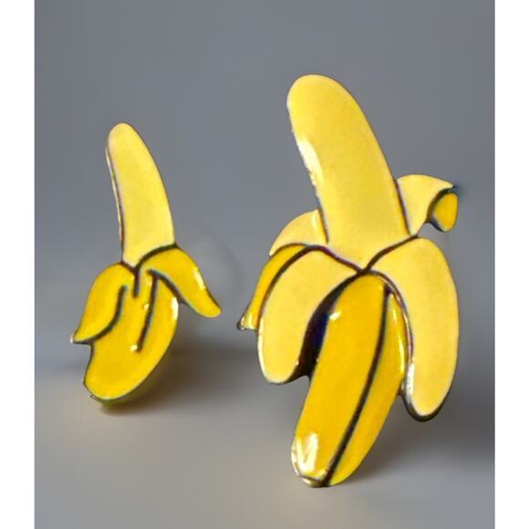 Peeled Banana Lapel Pin Brooch Enamel Metal Novelty Fruit - Picture 1 of 4